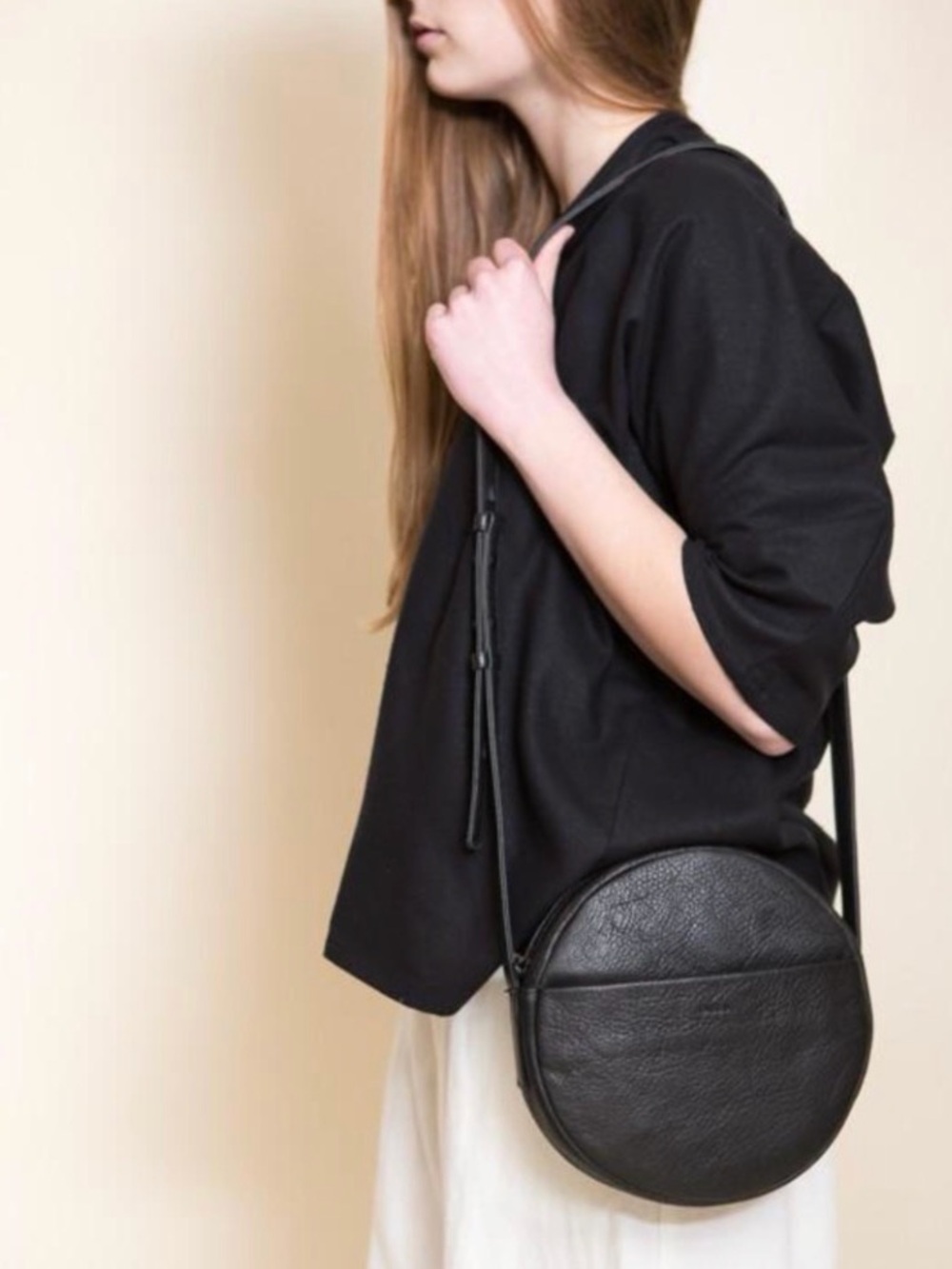 Vintage🖤RARE 🖤 BAGGU Black Round Circle Natural Leather Crossbody Bag🖤 - Picture 13 of 13